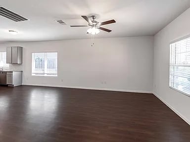 225 Clearlake Dr