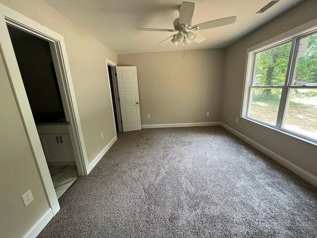 375 Woodside Ln
