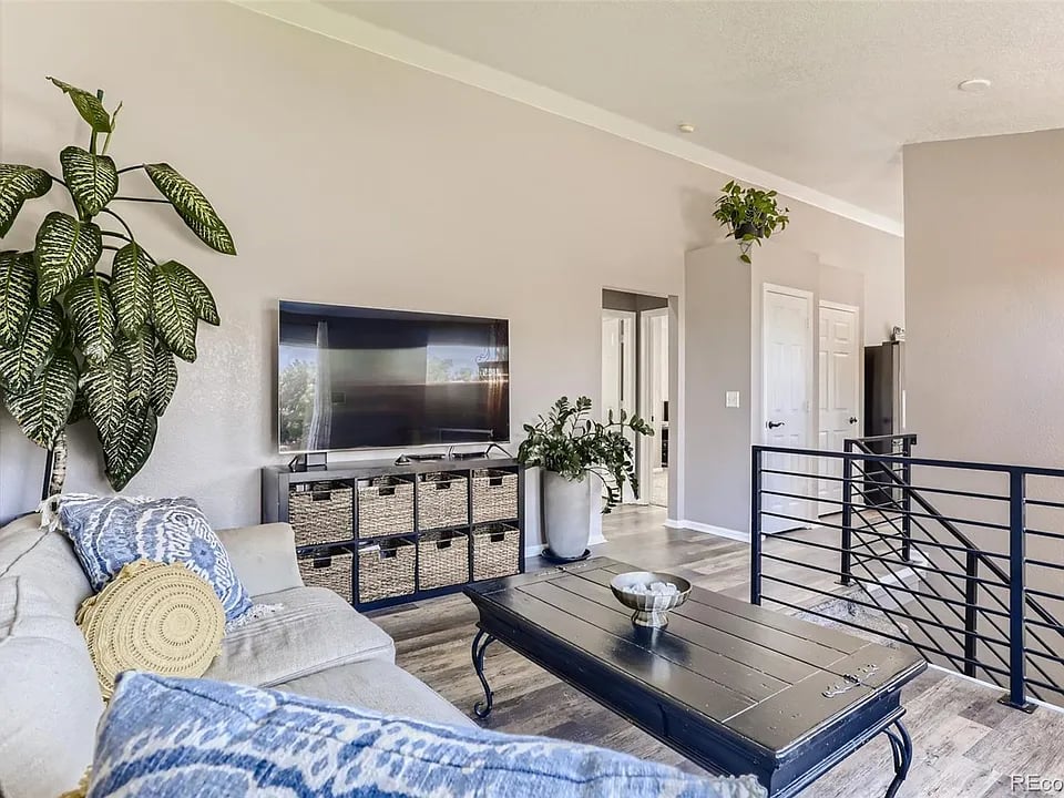 21898 E Alamo Ln
