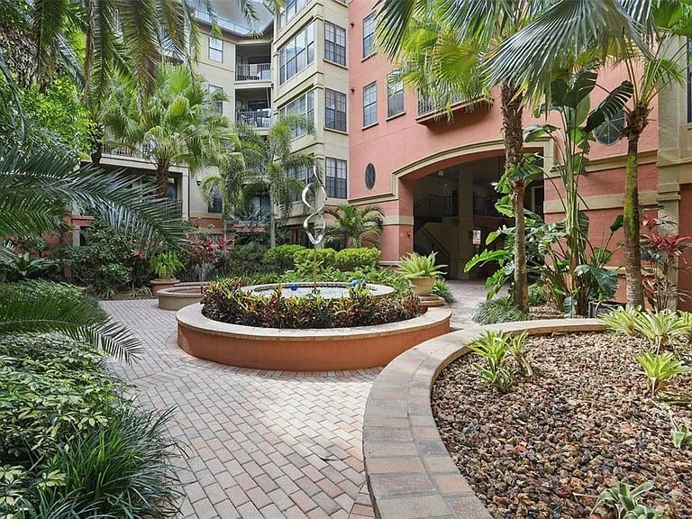 911 N ORANGE AVE #409