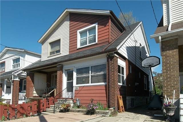 186 Queensdale Ave