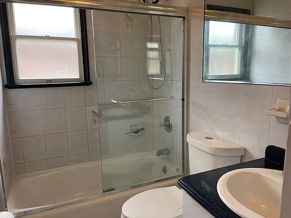 6110 230th St Fl 2