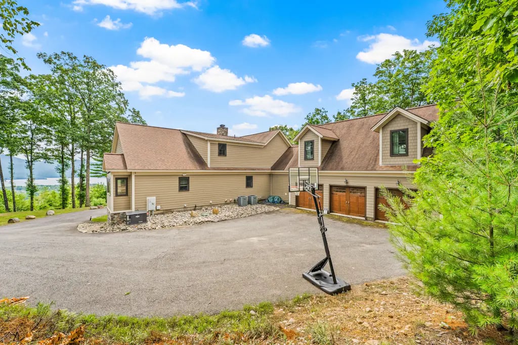 37 Lake Ridge Rd
