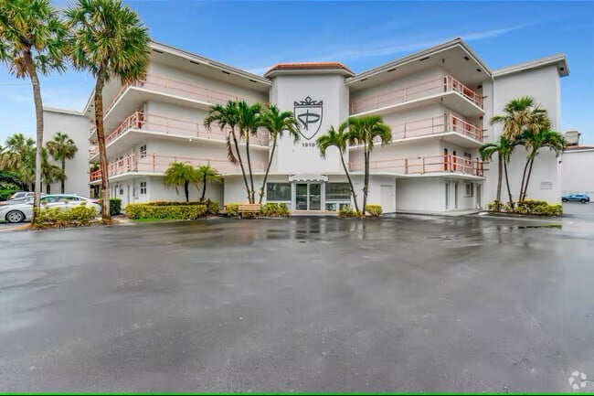 Del Harbour Condos