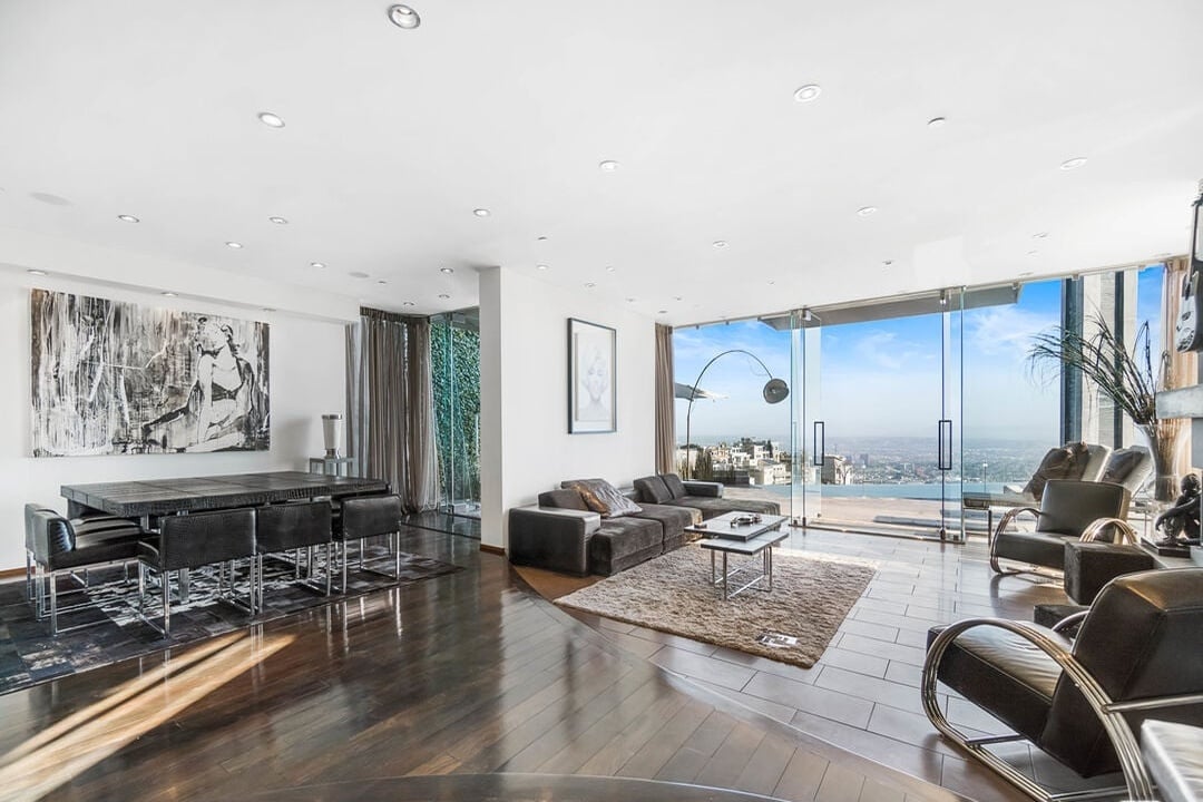 Luminor Crest, Viewmont Dr, 90069