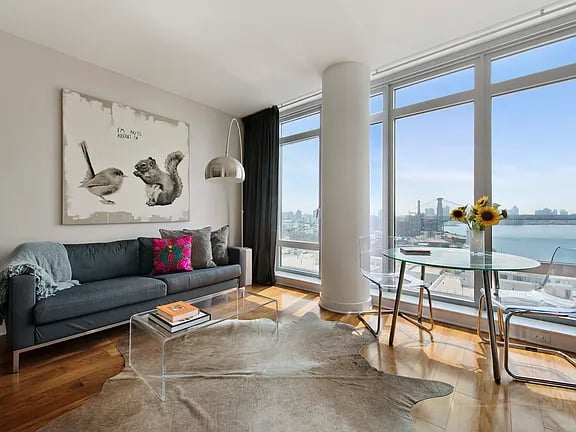 2 Northside Piers Unit: 14D