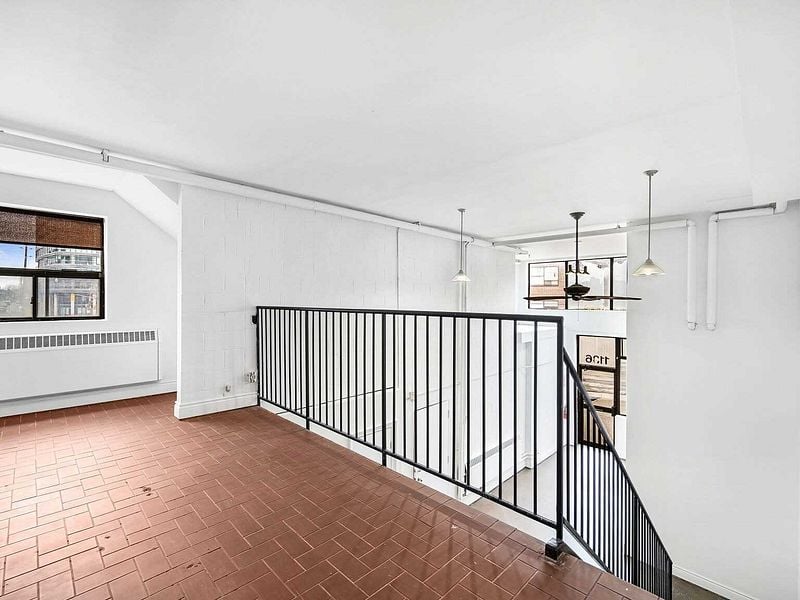 401 Logan Ave 122