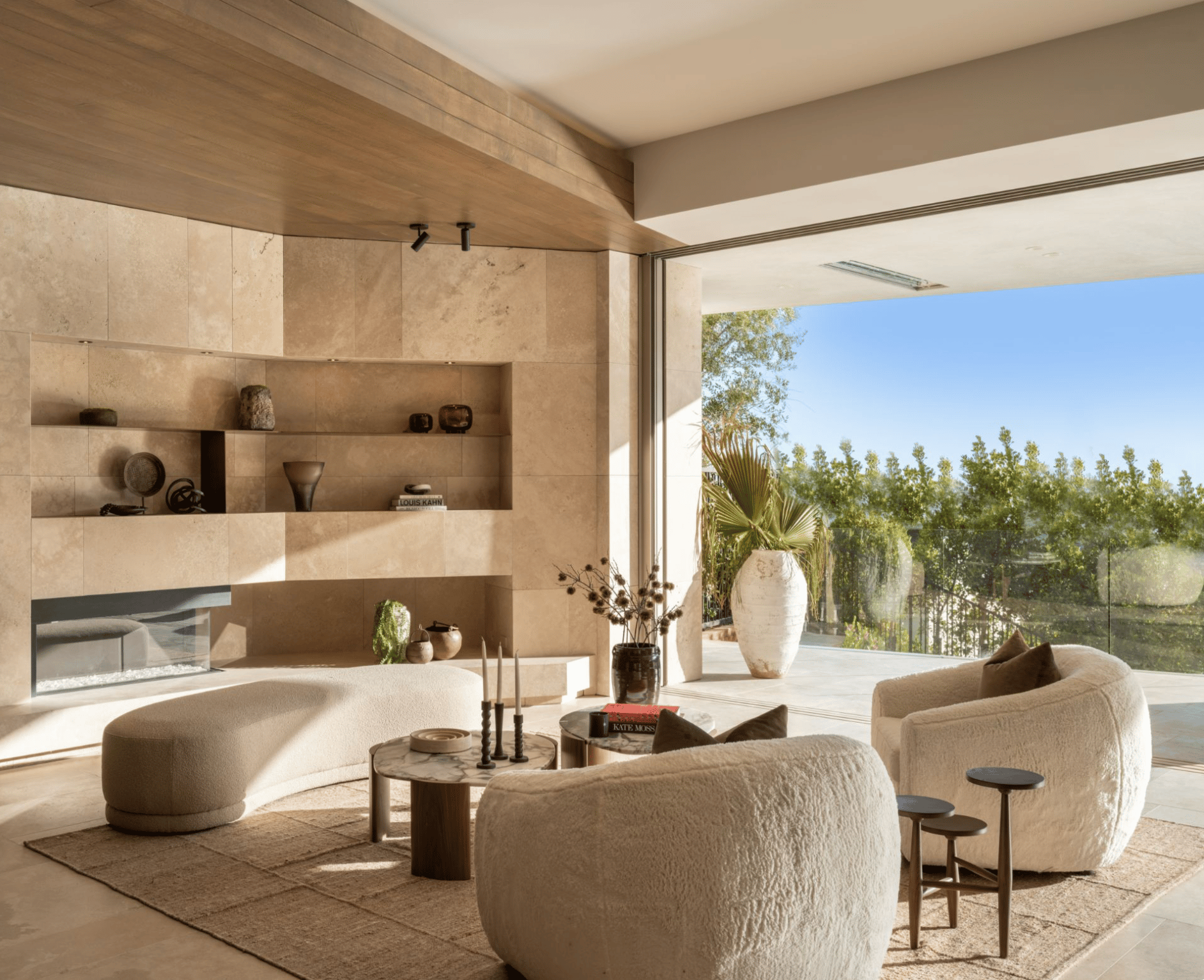 Travertine Renown, Stradella Road, 90077