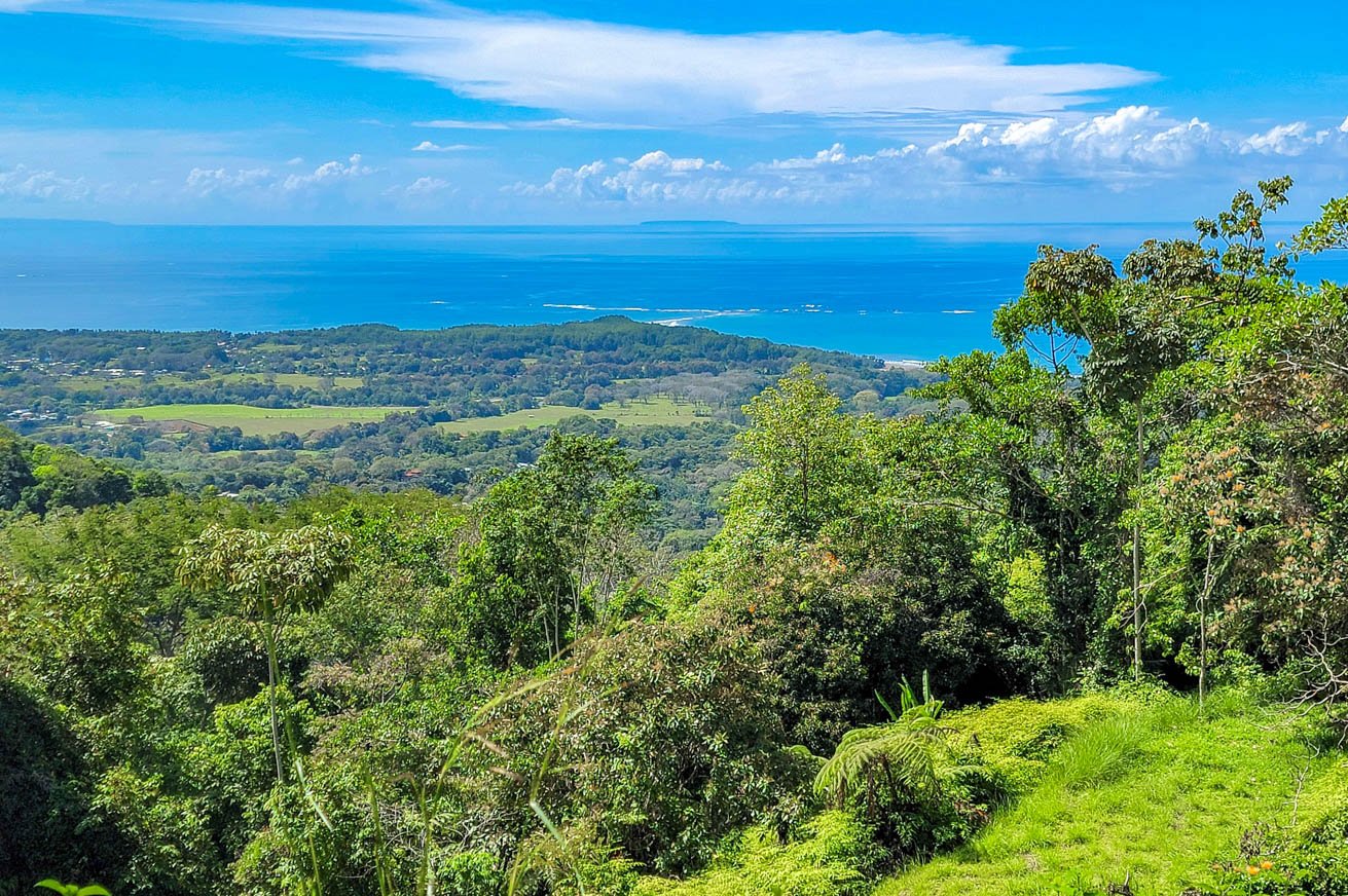 Large Uvita Lot With Whale’s Tail Ocean Views, Sunsets & Legal Water – Ready to Build!