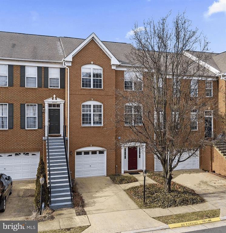 43890 Sandburg Sq