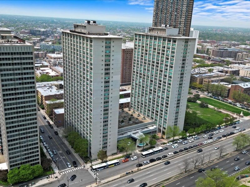 3600 N Lake Shore Dr #207, Chicago, IL 60613