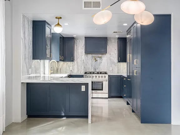 Spacious West Hollywood Townhome with 2 Beds, 3 Baths & Prime Location