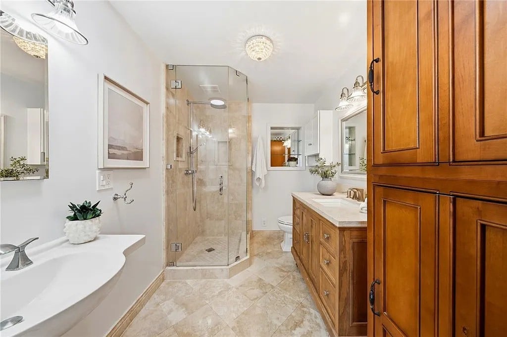 419 E Balboa