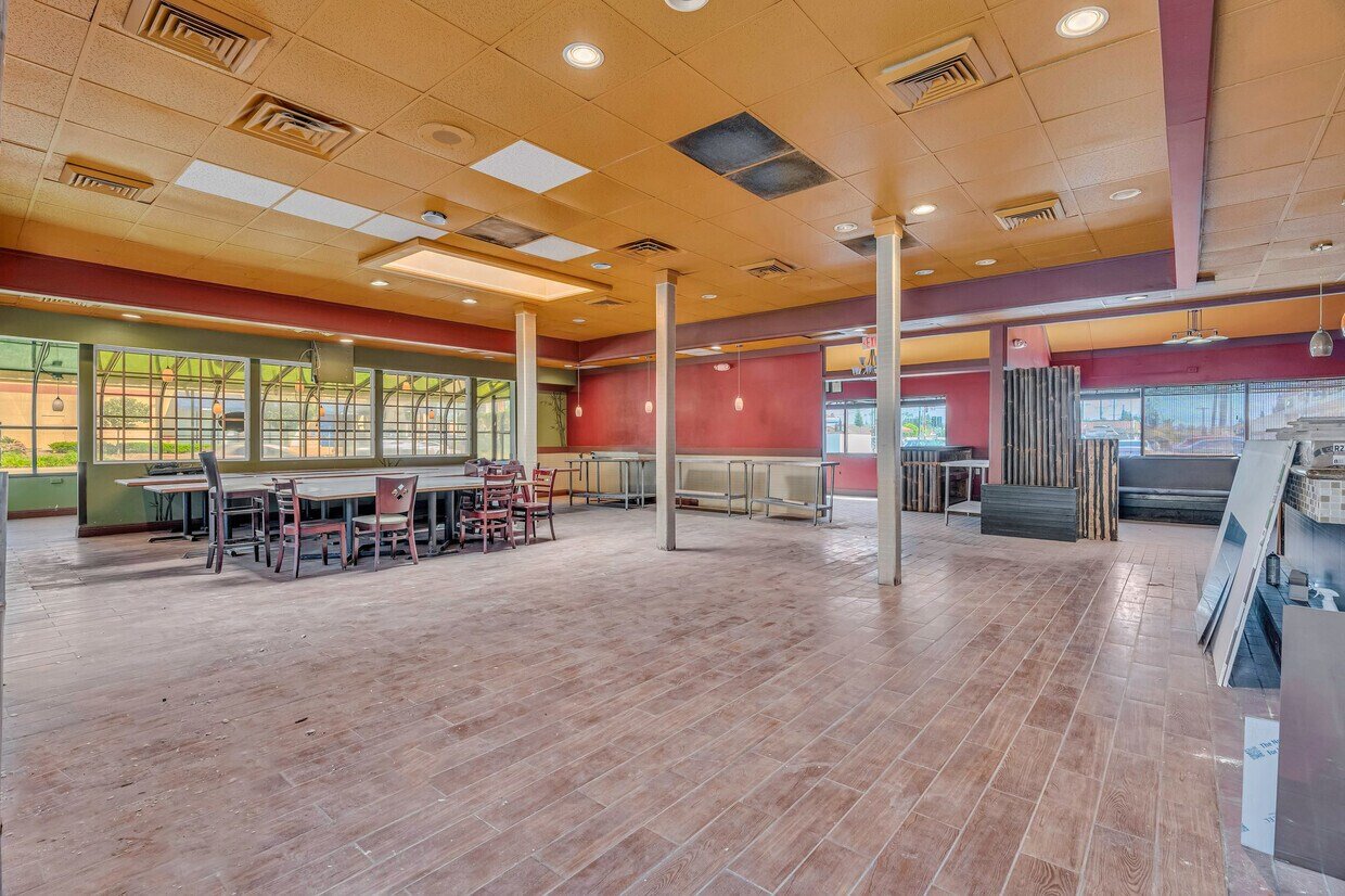437 Azusa Ave