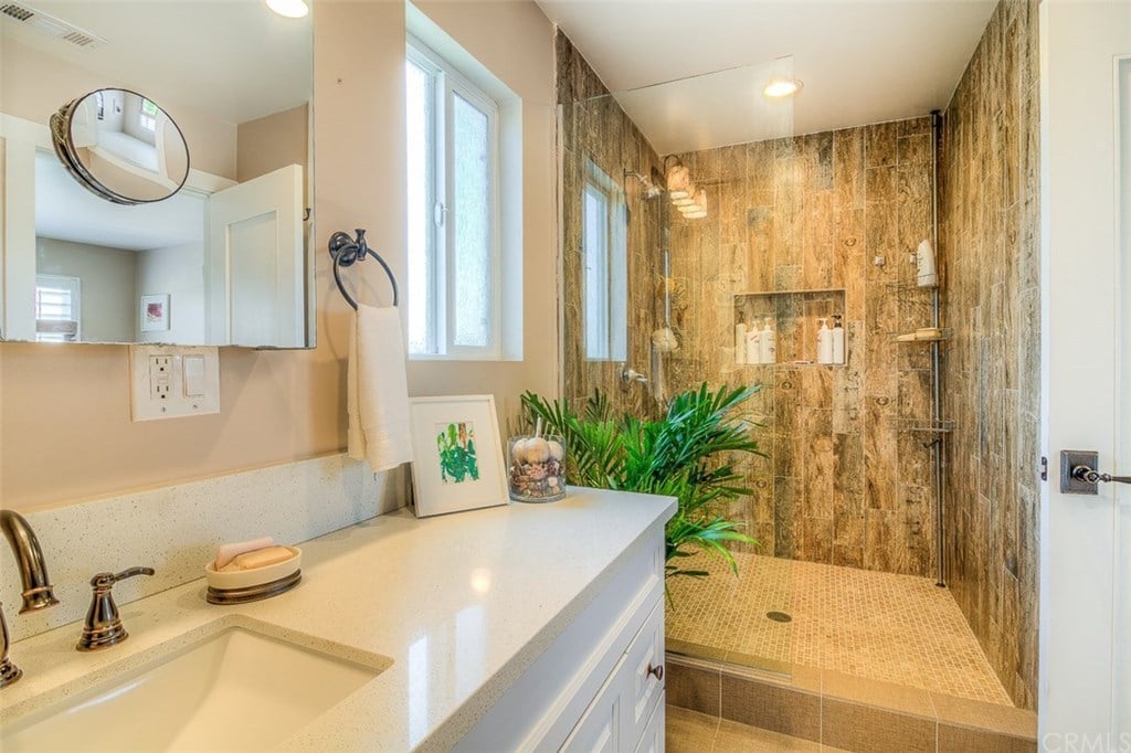 3221 Nebraska Pl