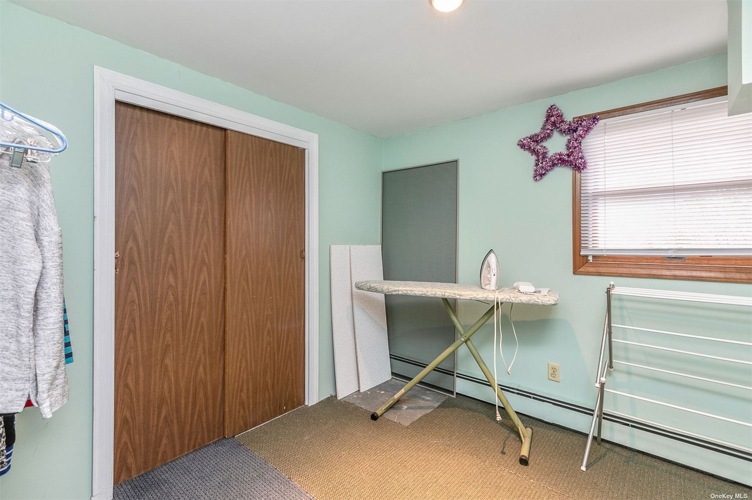 37 Laurel Rd