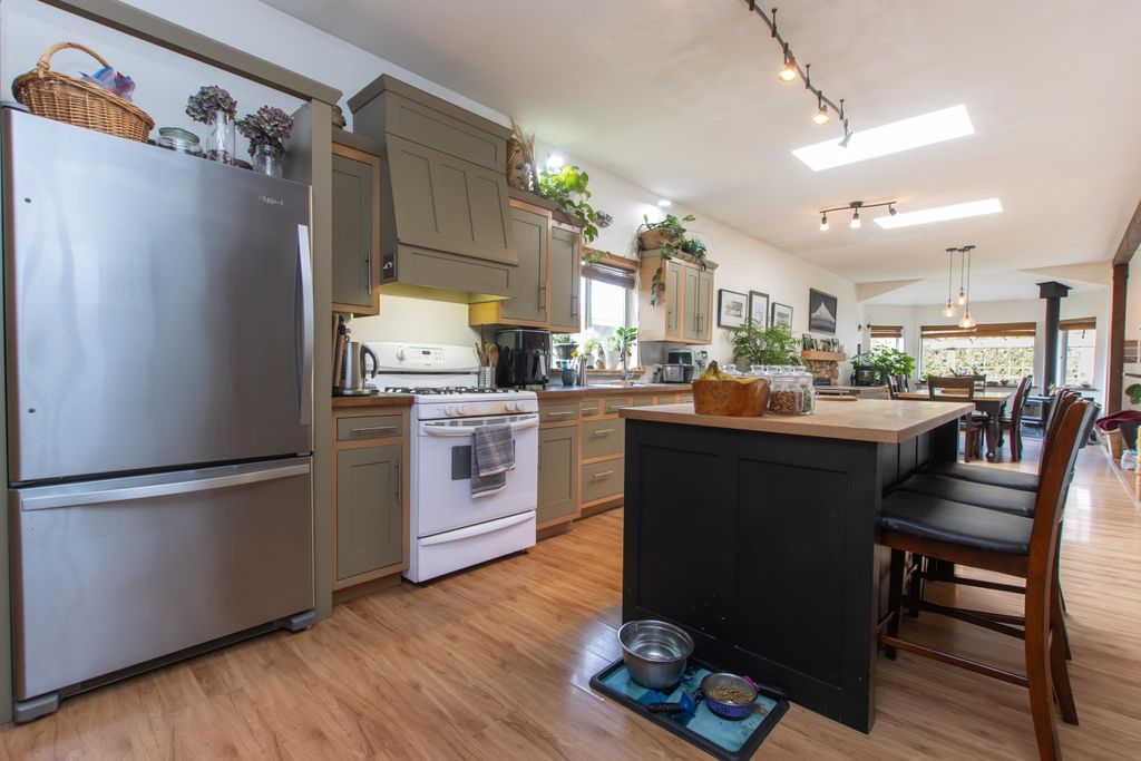 26 Bracken Pkwy