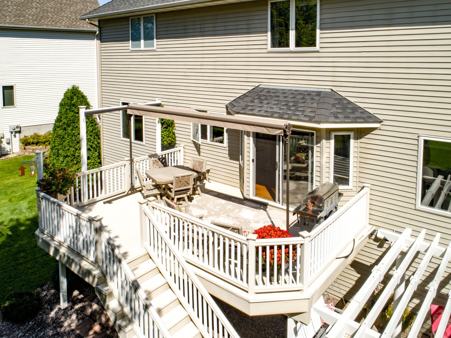 Beautiful 2-Story in Desirable OakParke Estates