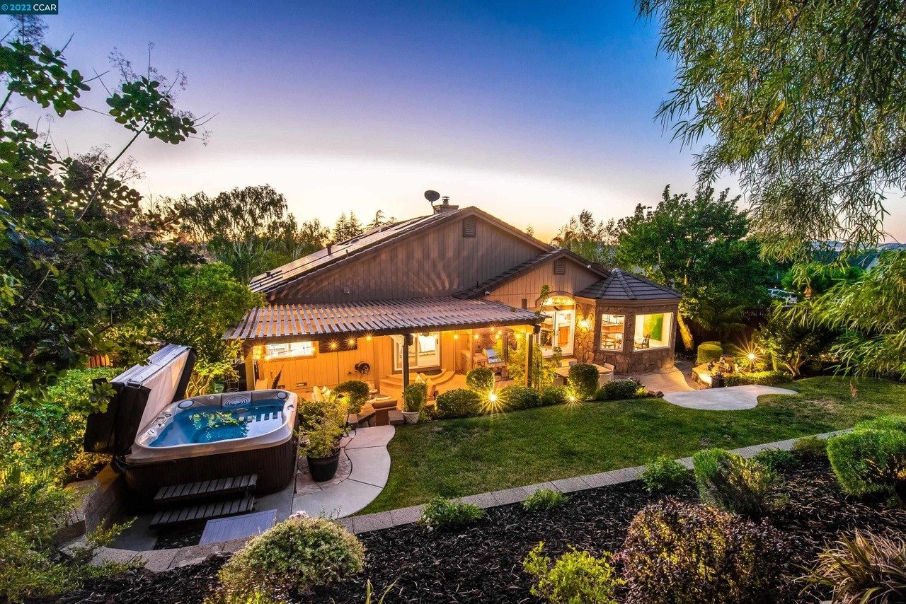 4017 Rhoda Way
