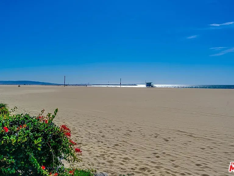 4007 Ocean Front Walk