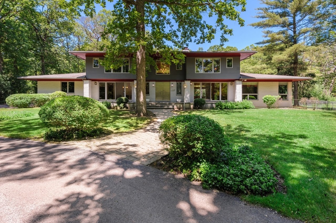 2480 Duffy LN