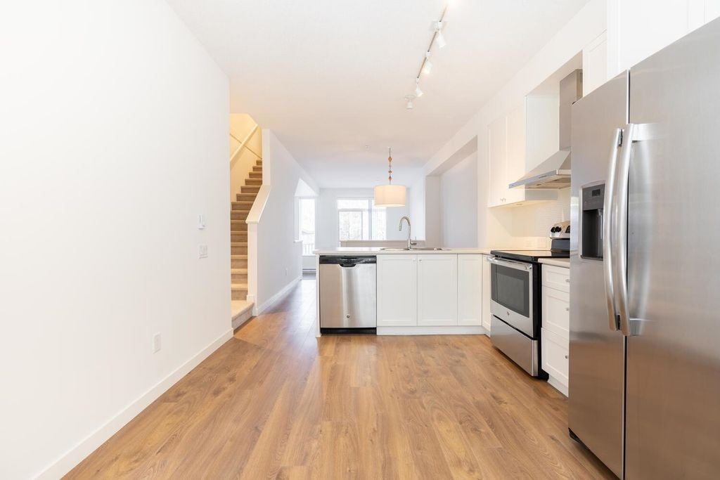 8476 207a St, #86