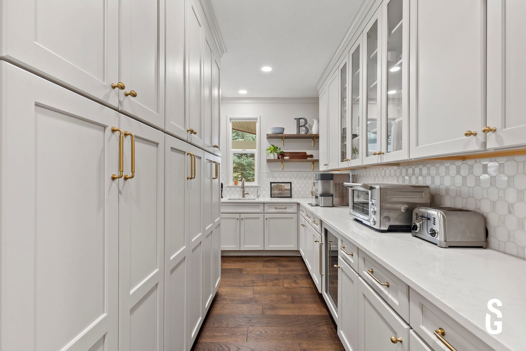 Planning to Buy the Right Home | Butler’s pantry in a luxury Colorado home