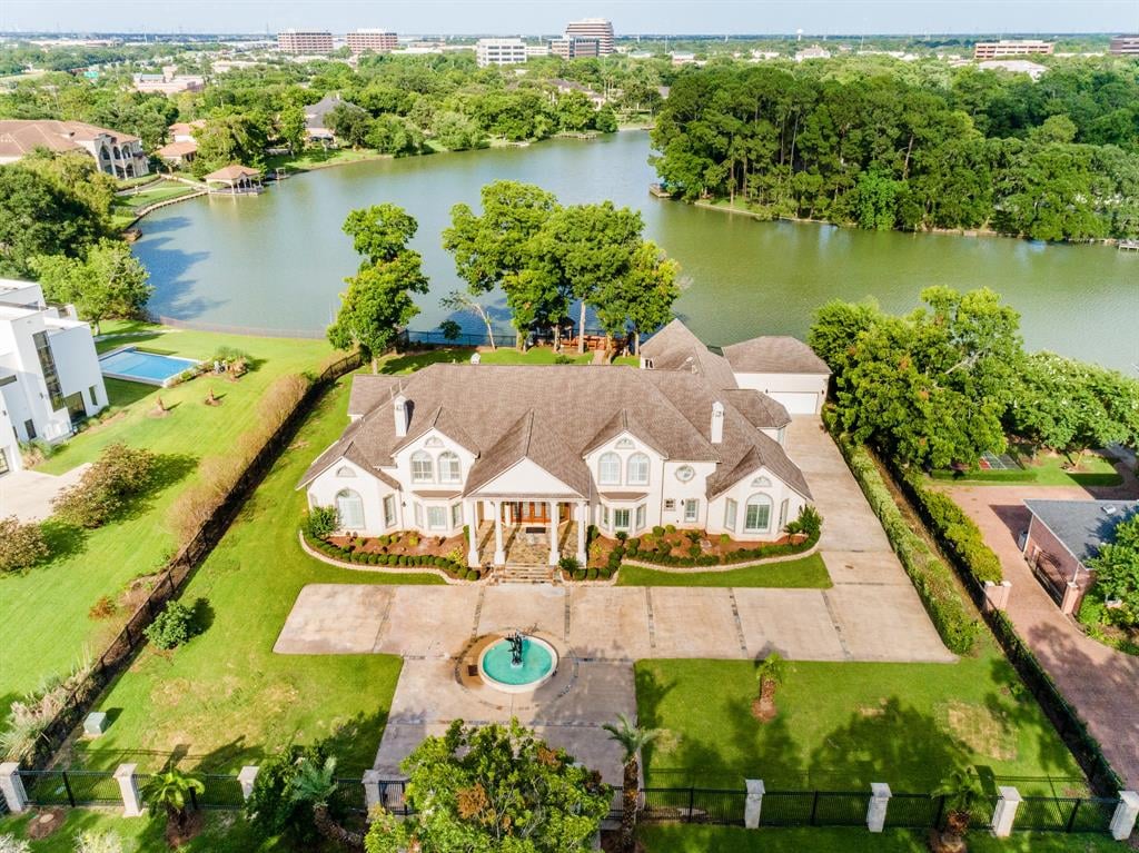 5 Paradise Point Dr