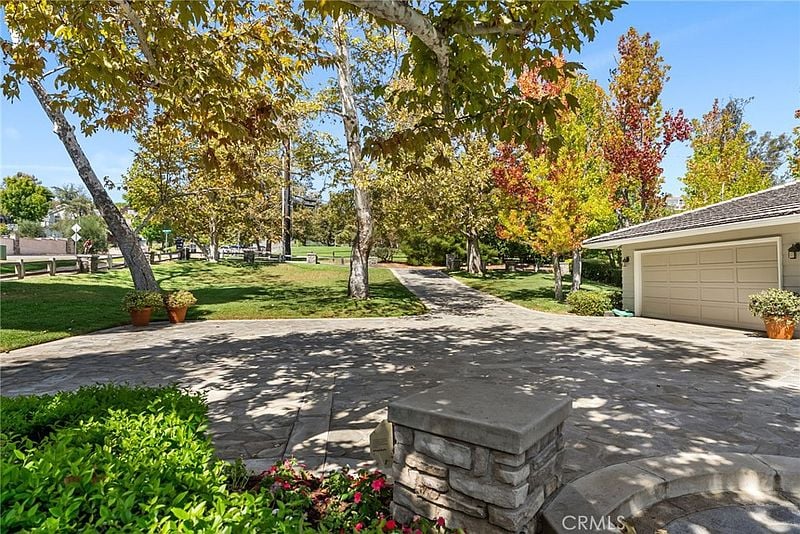 10982 Bent Tree Rd, Santa Ana, CA 92705