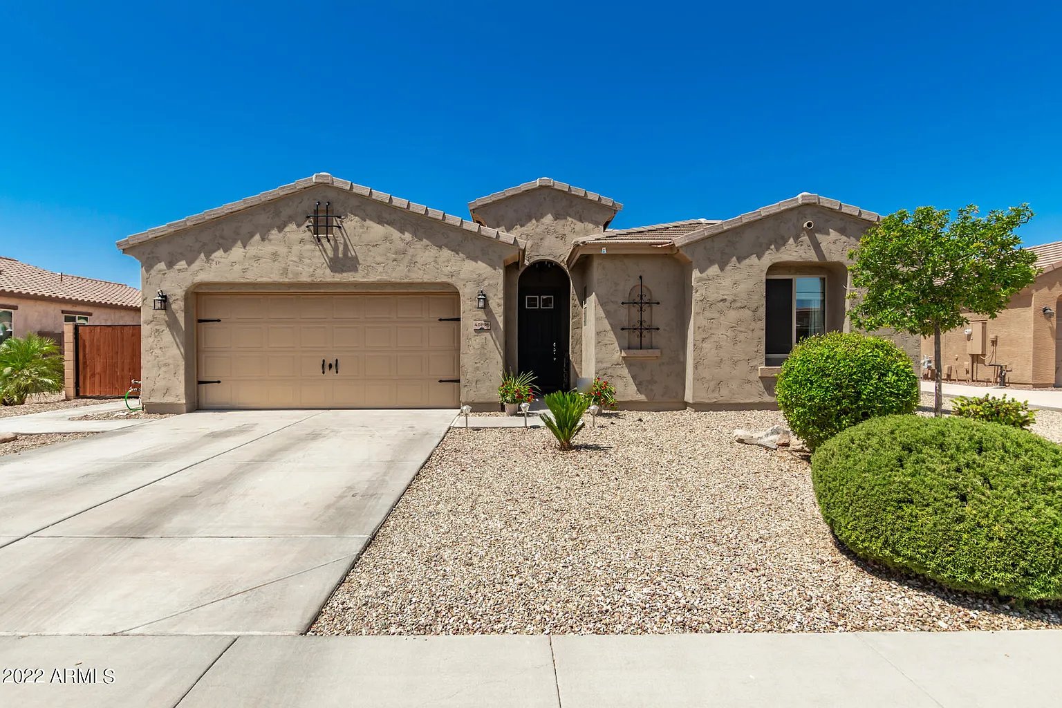 40896 W Bravo Dr