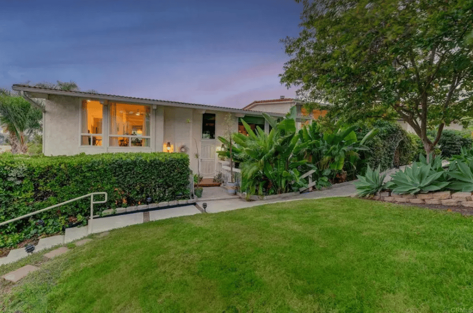 2323 Caringa Way #16