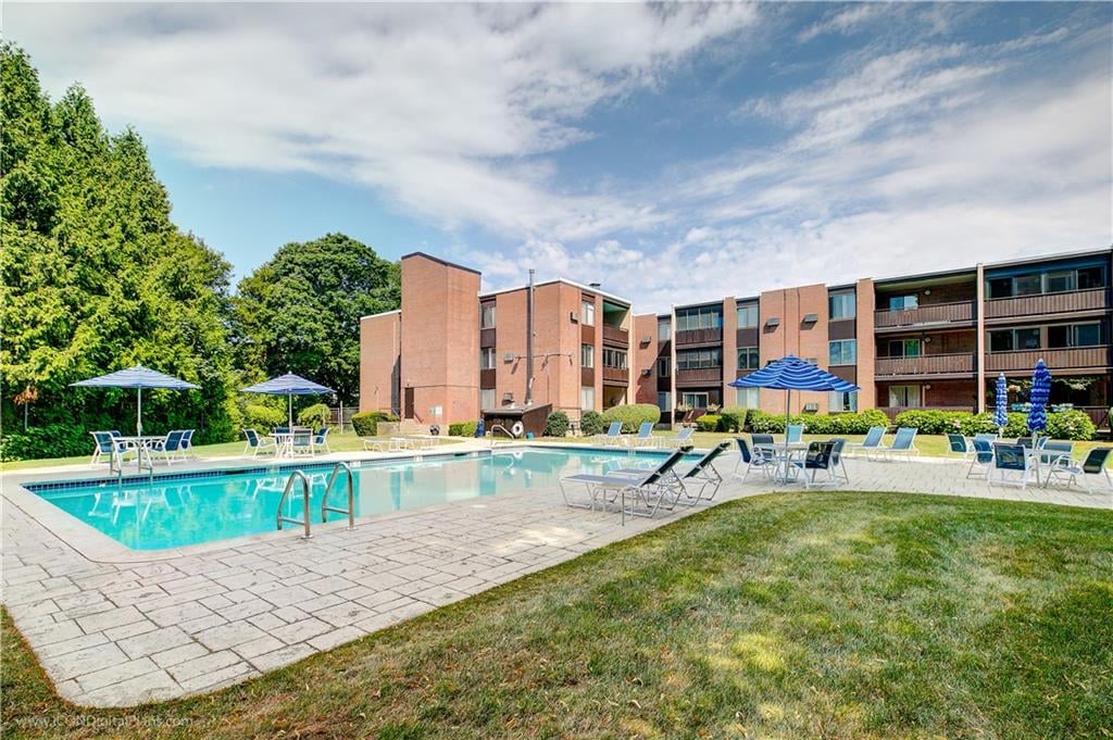 401 Bellevue Avenue #204
