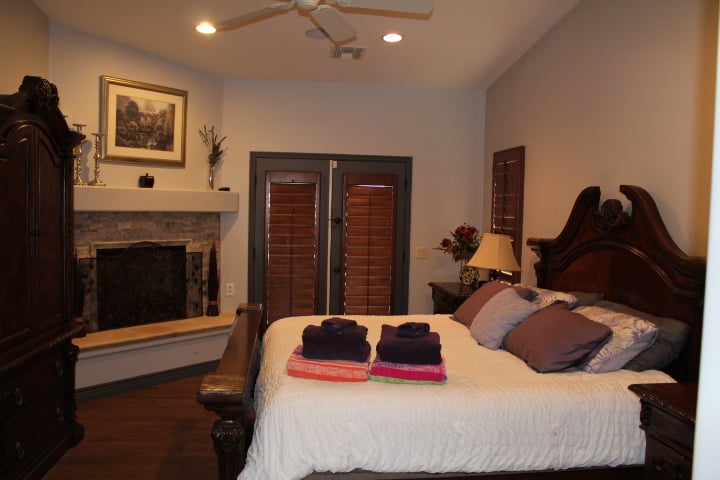 2562 Beverly Glen Dr. 