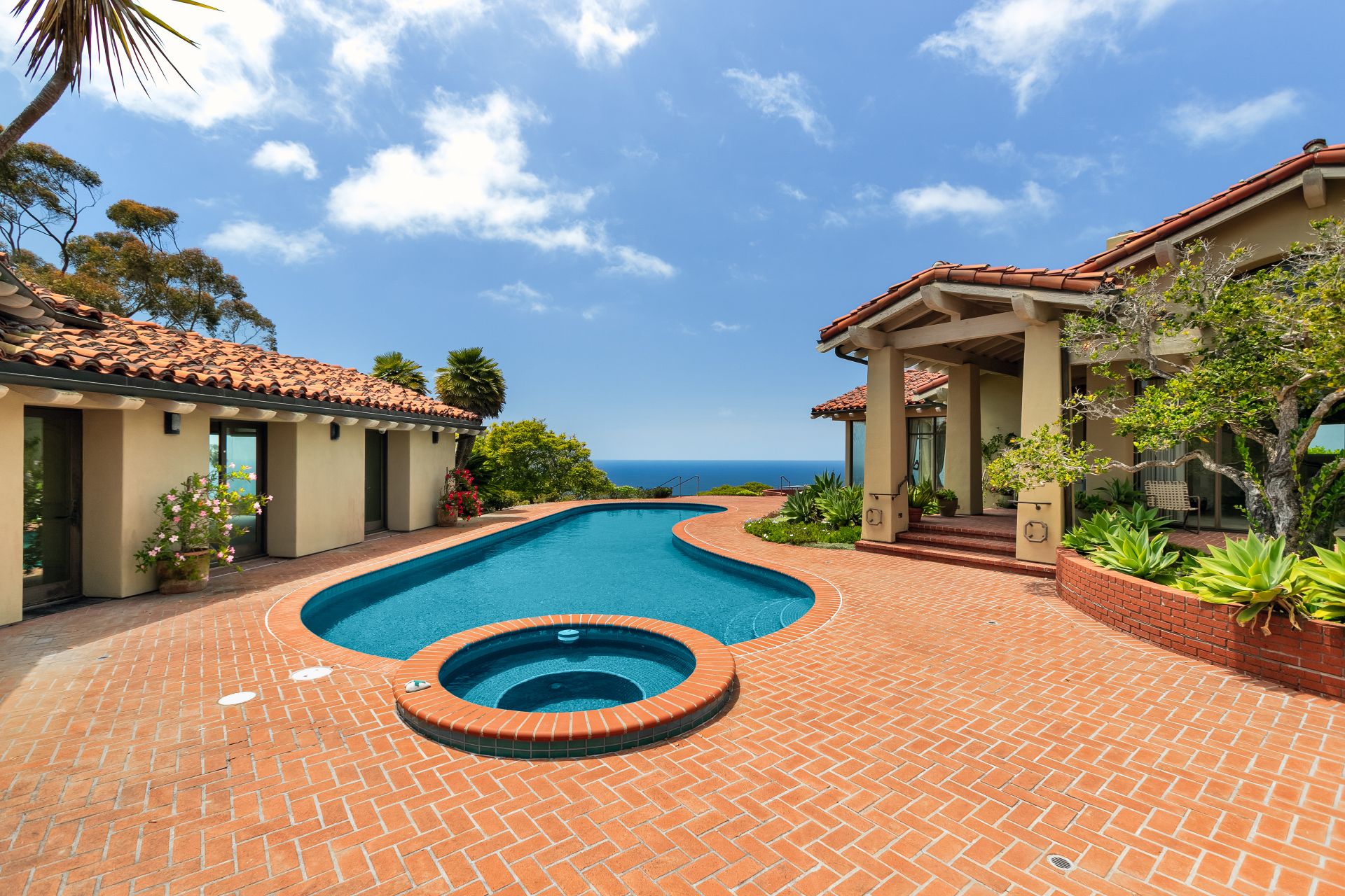 7301 Encelia Dr