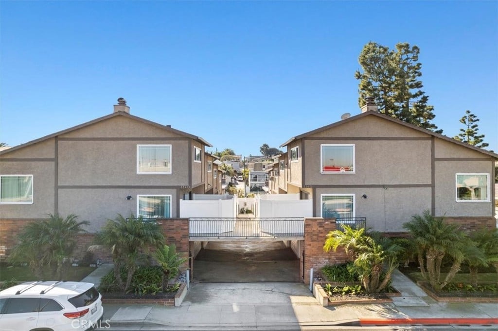 1140 Manhattan Beach Blvd #D