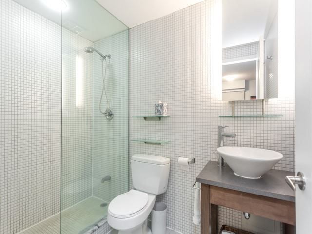#1704 - 8 Colborne Street, Toronto Unit: 1704