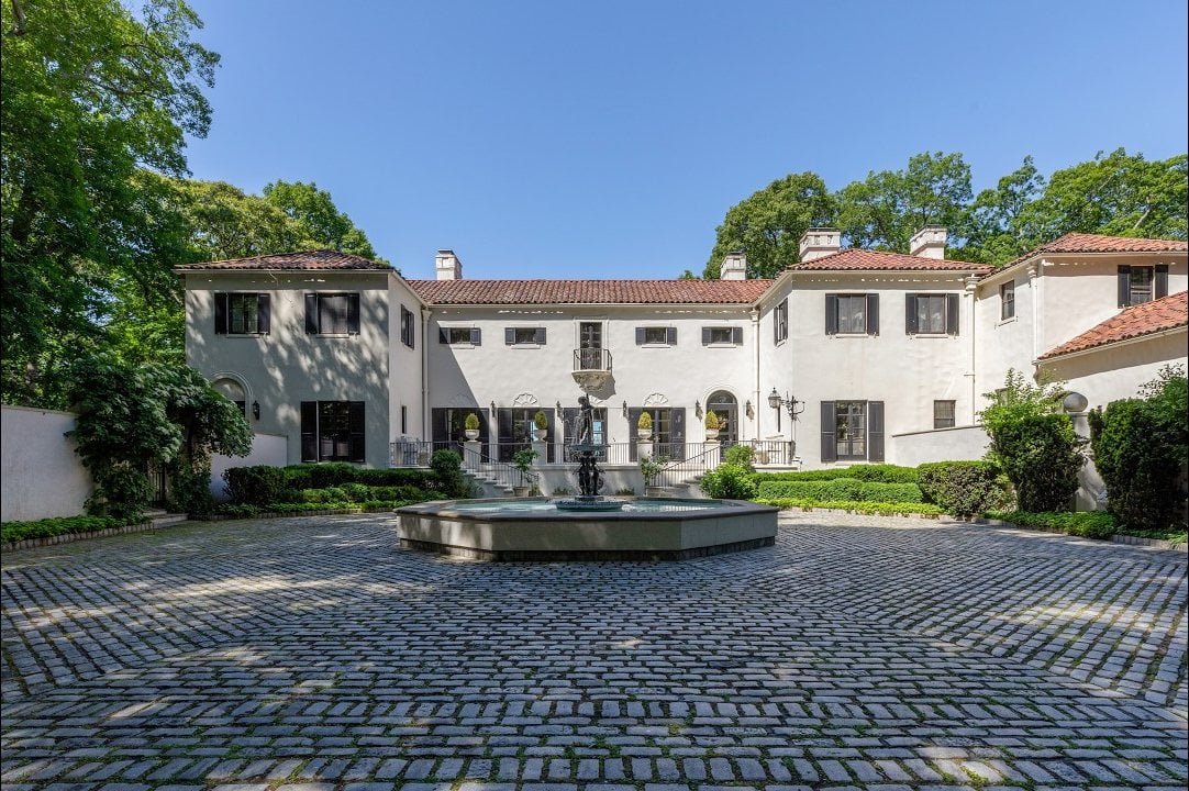 100 Horseshoe Rd Mill Neck