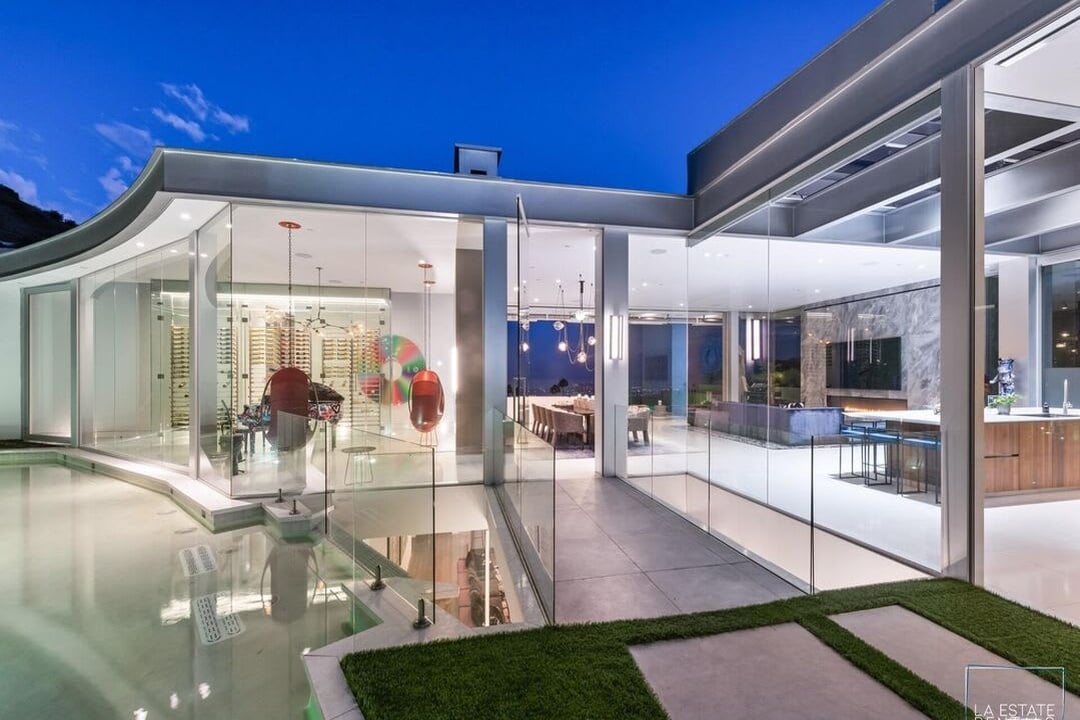 Velvet House