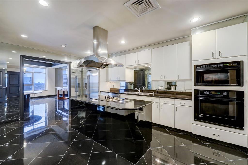 1100 Uptown Park Blvd #172