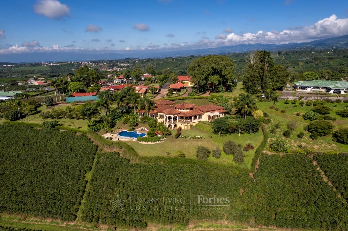 20089 - Luxurious Coffee Estate for Sale in the Mountains of Alajuela