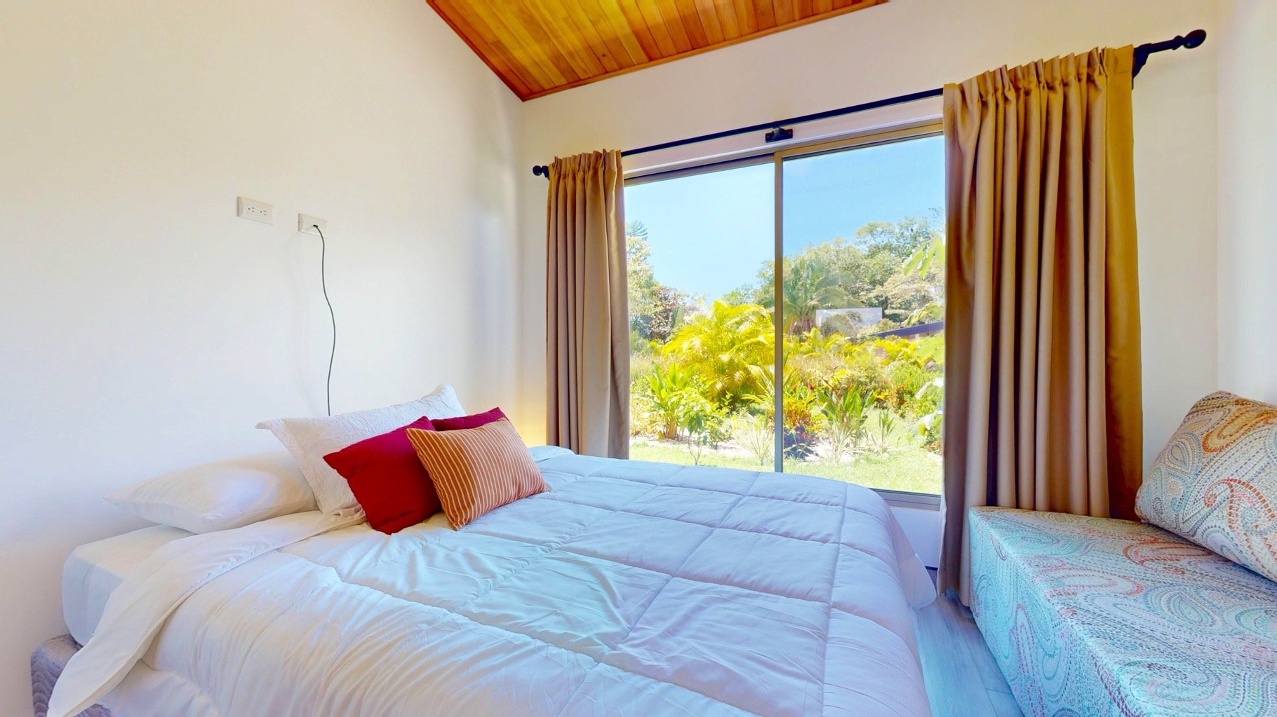 Modern 3-Bedroom Home with Pool in Gated Community, Ojochal, Costa Rica