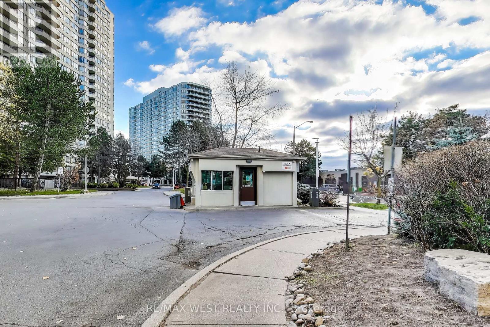 #1917 - 5 Greystone Walk Drive, Toronto Unit: 1917