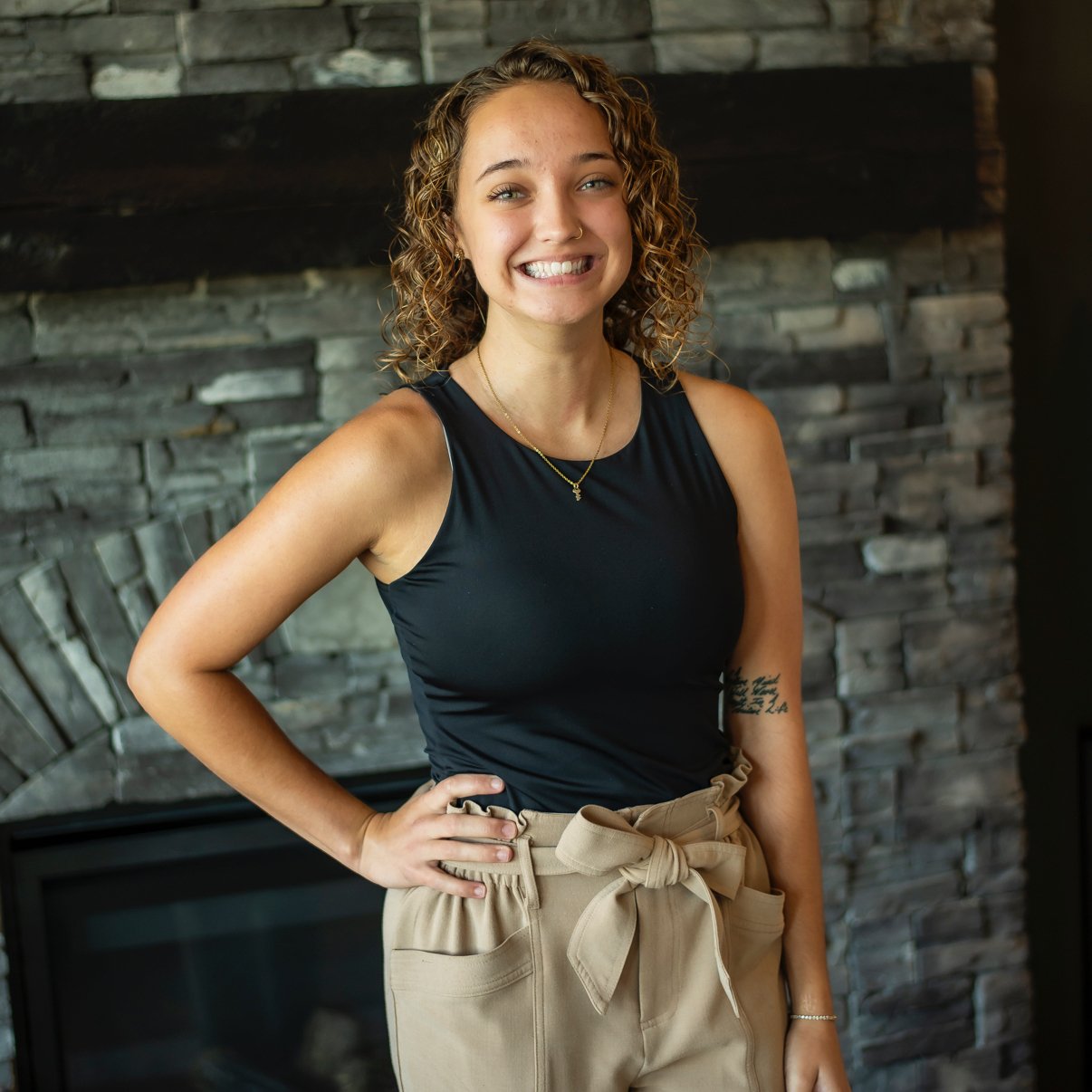 Alivia White St Charles, MO Real Estate Agent Headshot