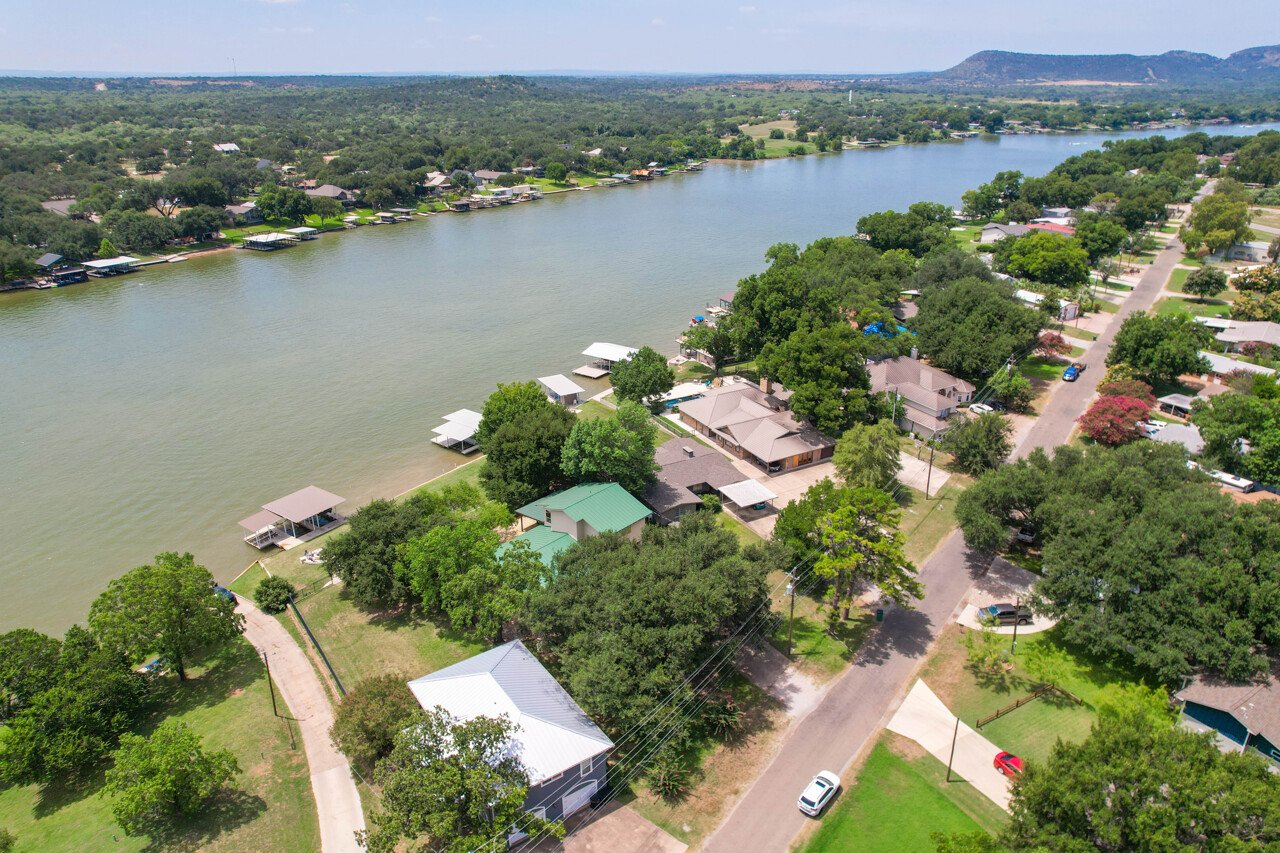 1704 Bluebonnet Lane