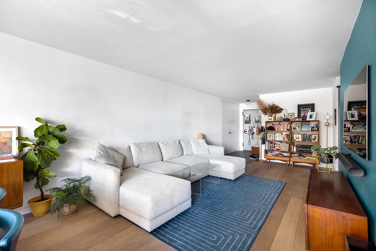 195 Willoughby Ave #313