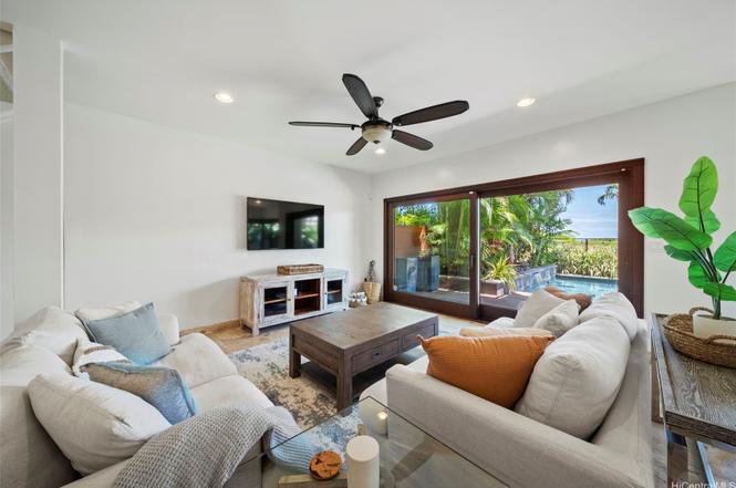 318 Kealahou St