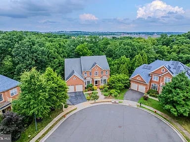 106 Calvary Ct SE