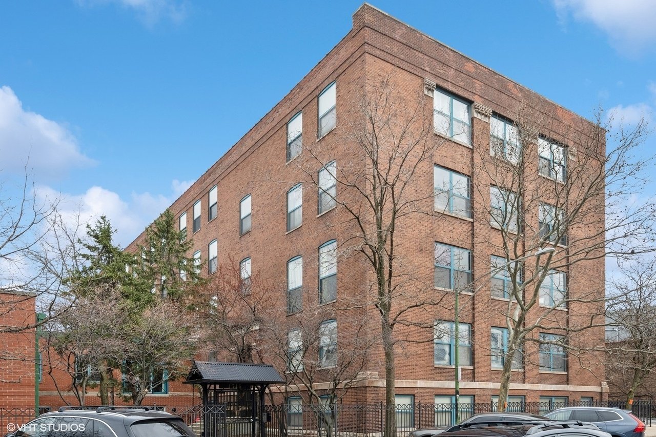 4745 N Ravenswood Ave #111