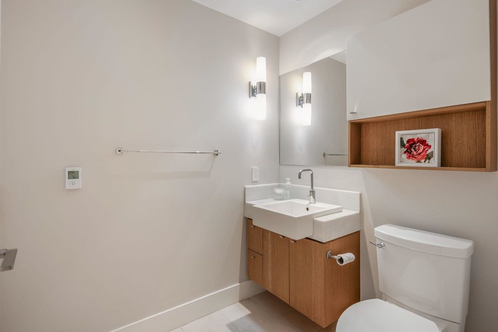 888 Arthur Erickson Pl, #404