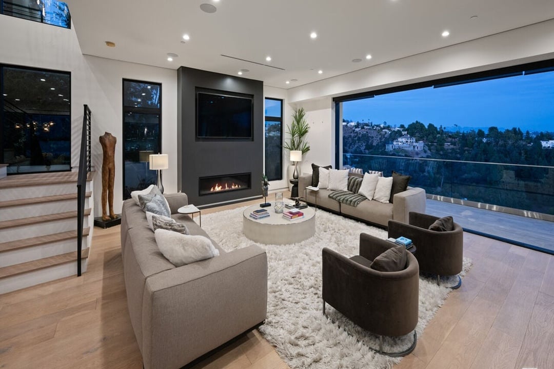 Aurelian Crest, Linda Flora Dr, 90049